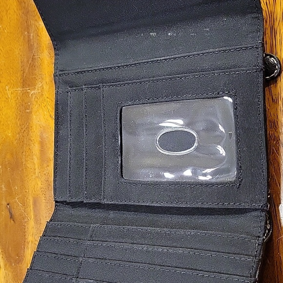 Liz Claiborne wallet - Picture 5 of 6